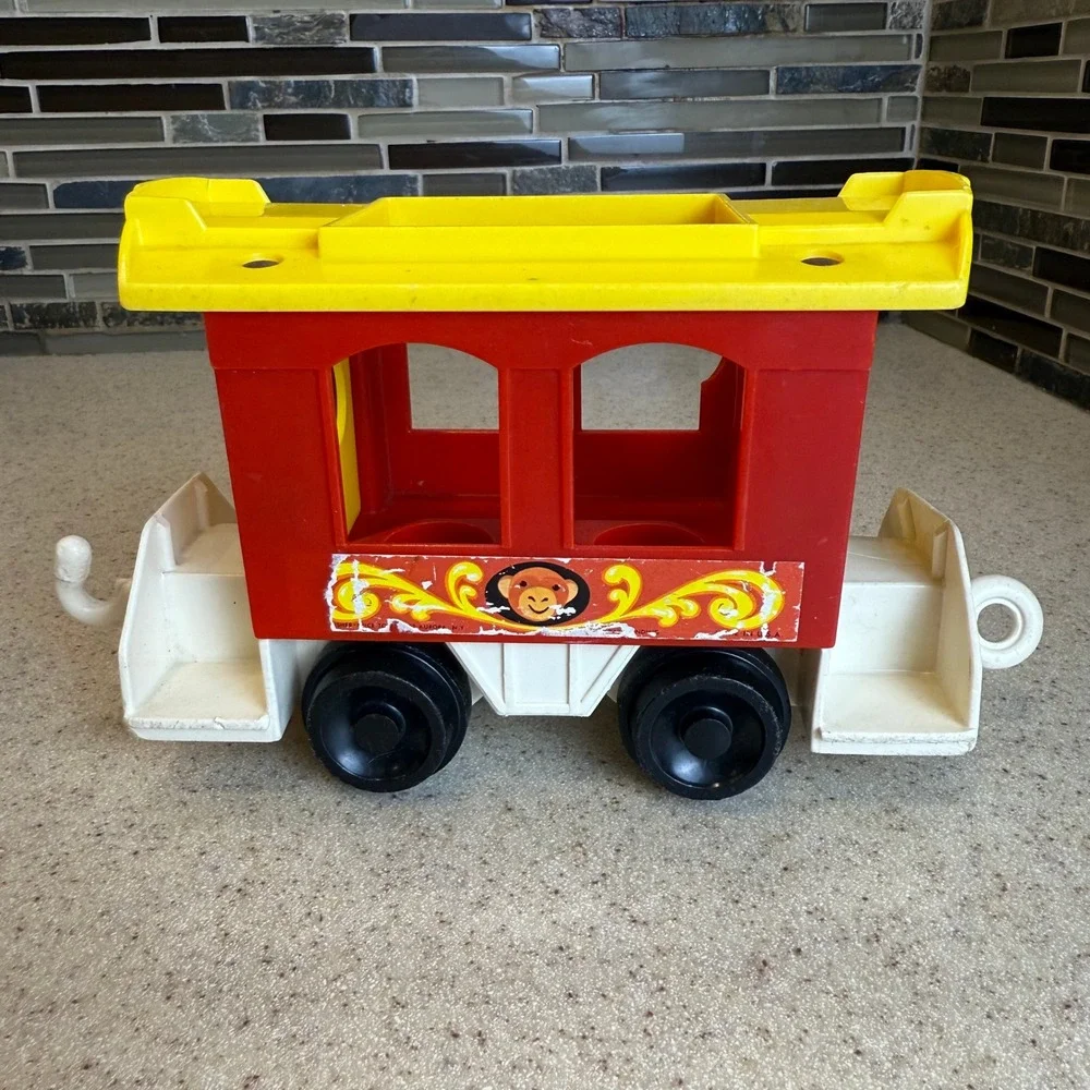 Vintage Fisher Price Circus Train 991 Engine Cage Car Caboose‎ 3 Piece Set